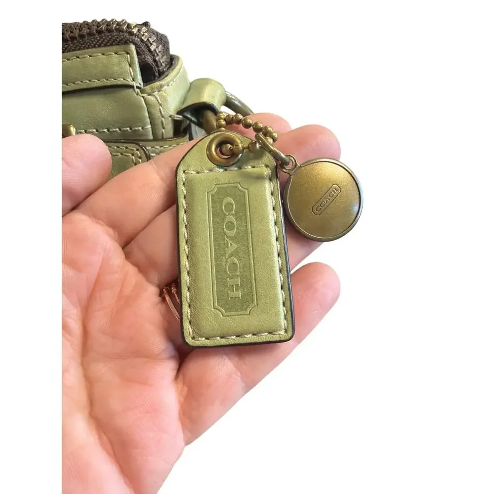 Authentic Coach Legacy Two Toned Leigh Purse. - Picture 2 of 11